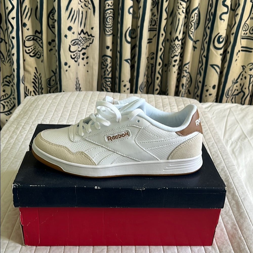 Reebok White Sneakers with Retro Design and Rubber Sole